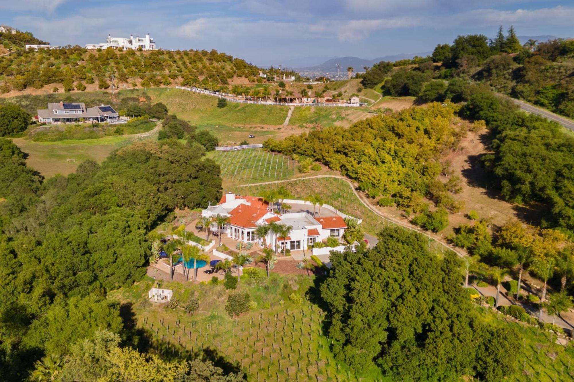 Grapevine By Avantstay Secluded 5Br Villa 4 Acres Of Vineyards Avo Groves Temecula Extérieur photo